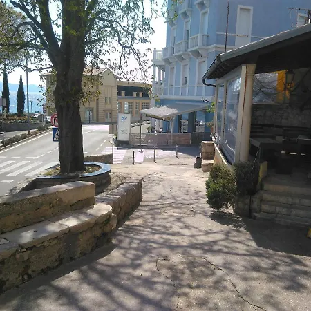 Rustic Authentic Place In Center Appartamento Laurana