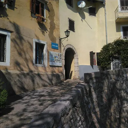 Appartamento Rustic Authentic Place In Center Laurana